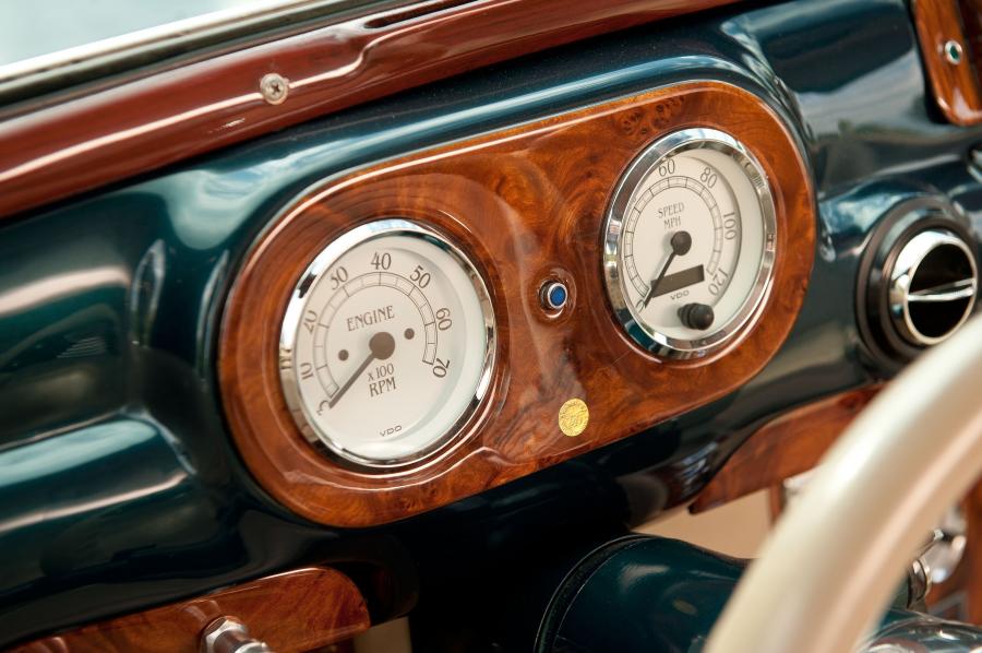  Lincoln Continental Resto-Rod Coupe 1941 года  (фото 8 из 18)